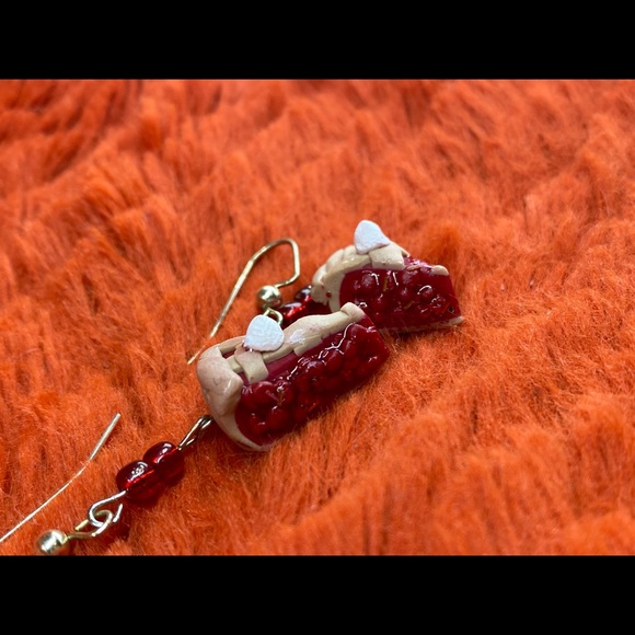Sweet Cherry pie earrings - Picture 4 of 6